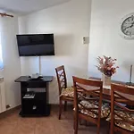 شقة Antolovic *
